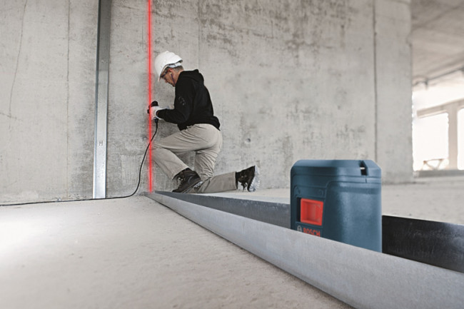 Лазерный уровень BOSCH GLL 2 с держателем MM2