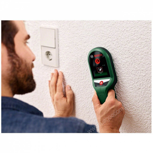 Детектор скрытой проводки и металла Bosch UniversalDetect (0.603.681.300) Детектор скрытой проводки и металла Bosch UniversalDetect (0.603.681.300)
