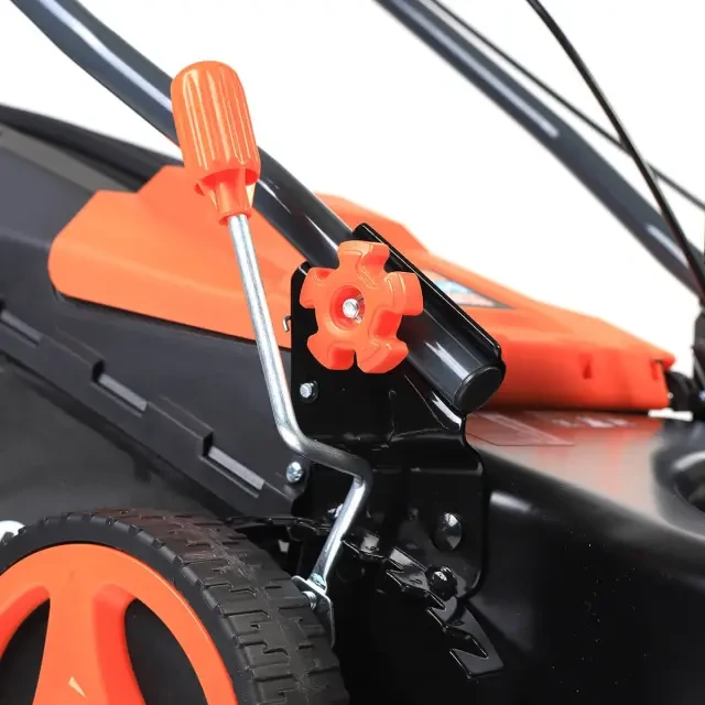 Бензиновая газонокосилка самоходная Patriot PT 42BS